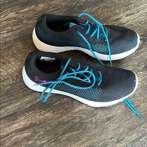 Under Armour Women's Black and Blue Sneakers